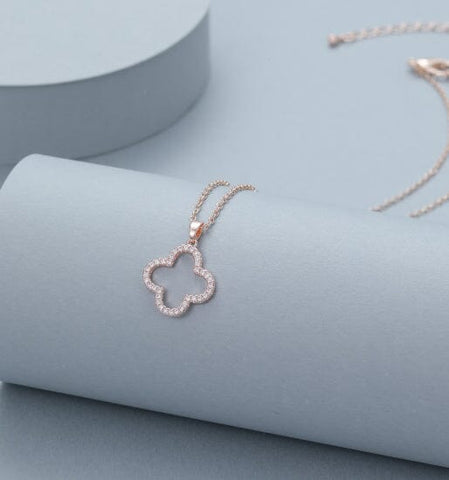 Necklace – Clover Outline Rose Gold Necklaces Pretty Little Things 