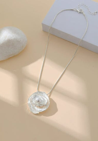 Necklace – Flower Pearl Silver Necklaces Pretty Little Things 