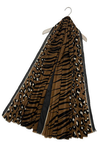 Leopard & Zebra print scarf in brown